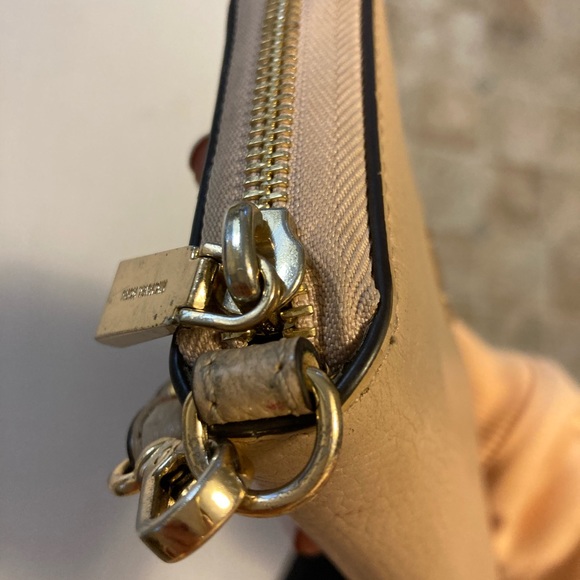 Michael Kors Wrist Wallet - Picture 5 of 8